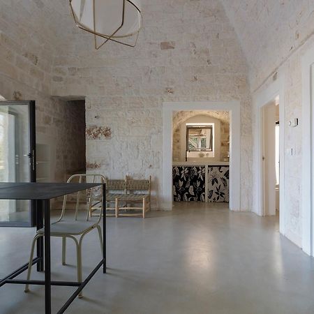 Casale Con Cipresso Villa Ostuni Luaran gambar