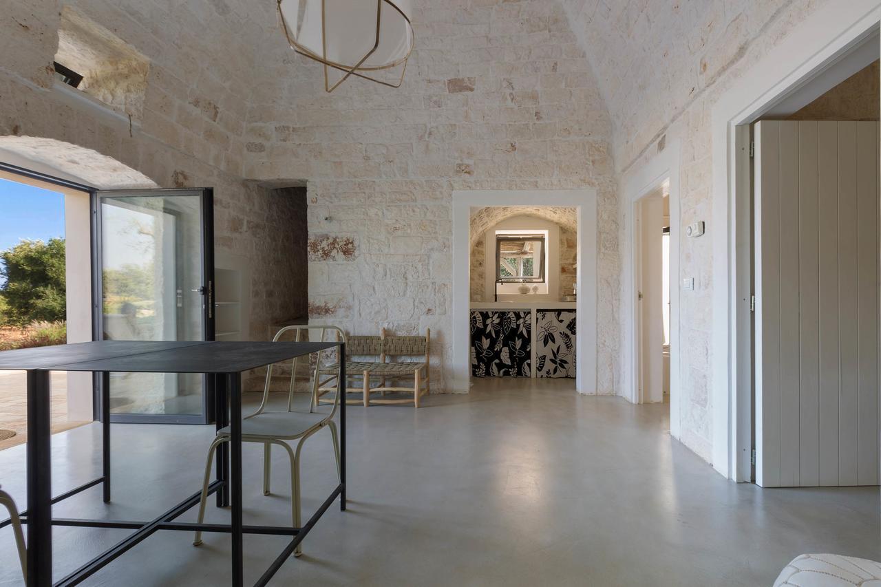 Casale Con Cipresso Villa Ostuni Luaran gambar