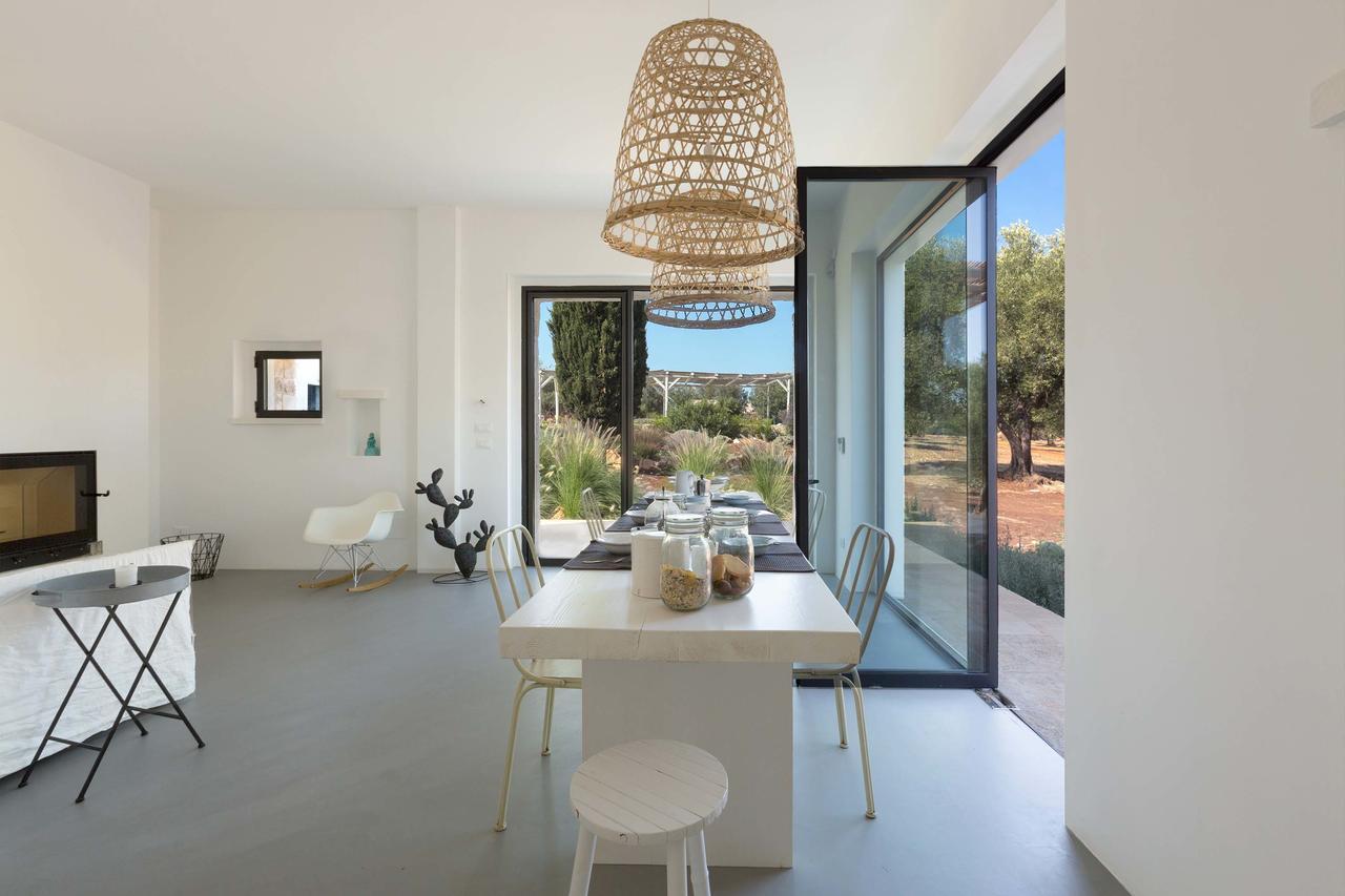 Casale Con Cipresso Villa Ostuni Luaran gambar
