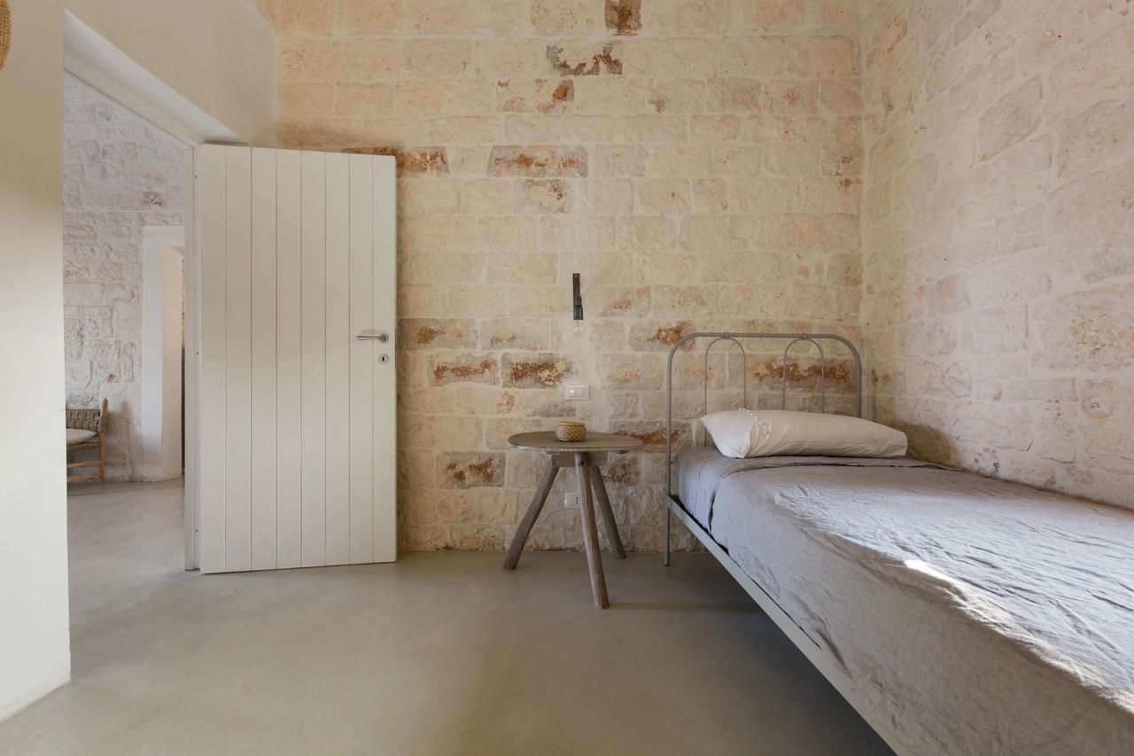 Casale Con Cipresso Villa Ostuni Luaran gambar