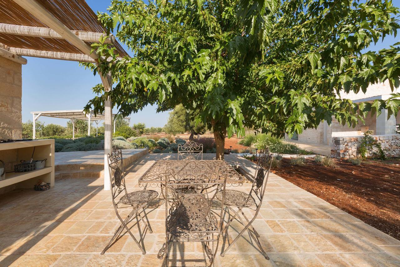 Casale Con Cipresso Villa Ostuni Luaran gambar