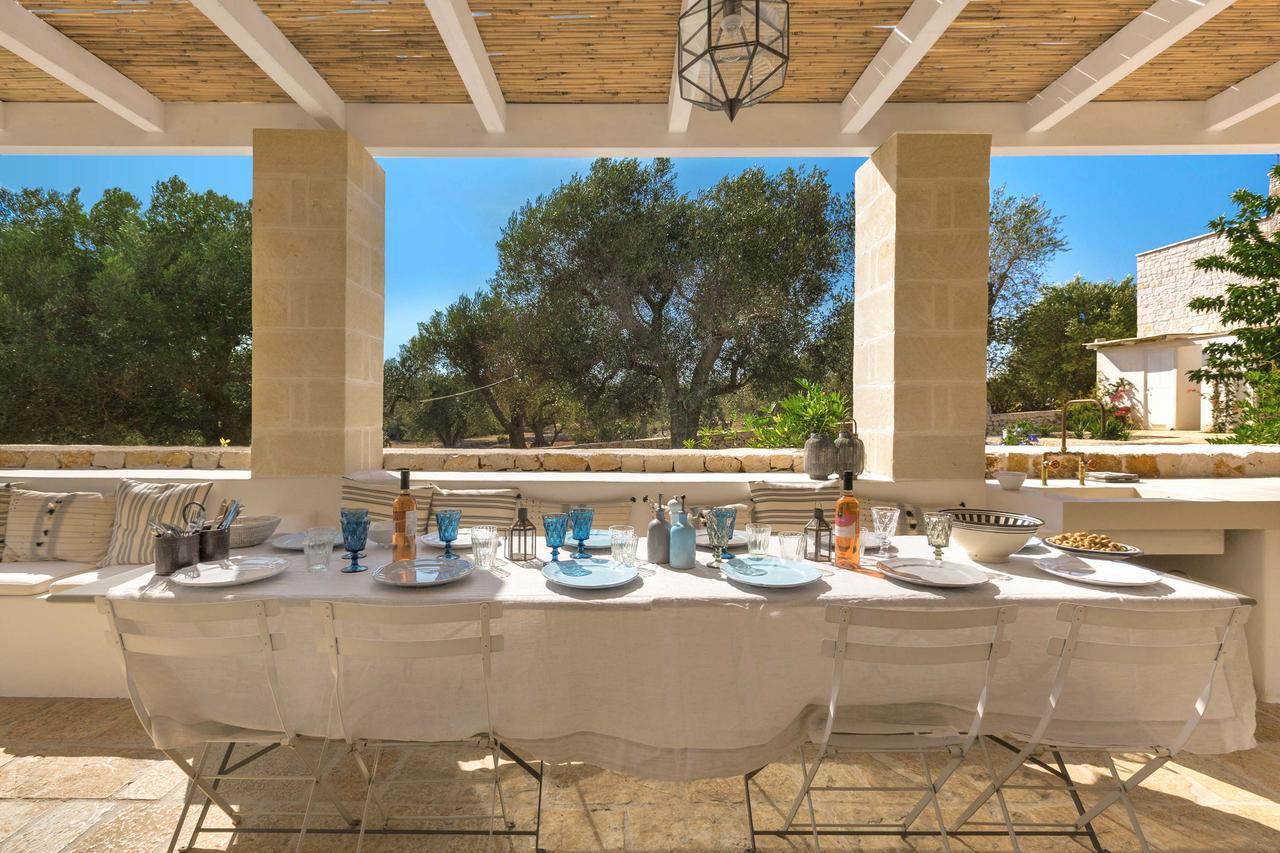 Casale Con Cipresso Villa Ostuni Luaran gambar