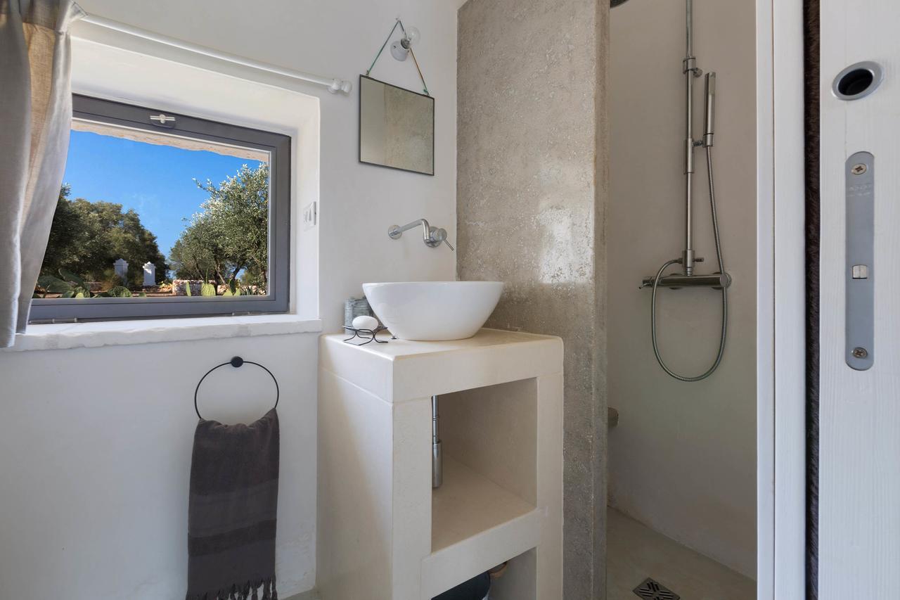 Casale Con Cipresso Villa Ostuni Luaran gambar