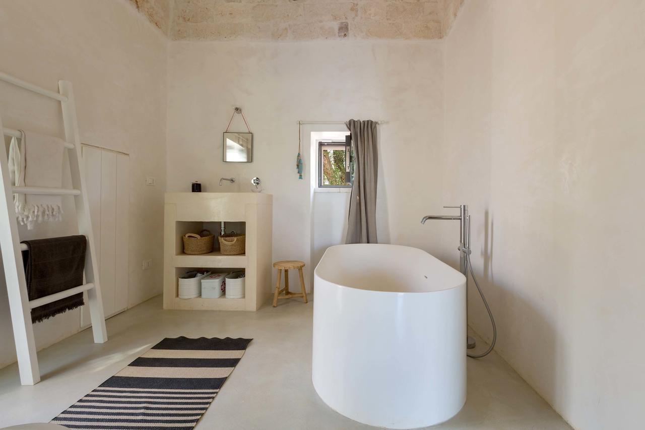 Casale Con Cipresso Villa Ostuni Luaran gambar