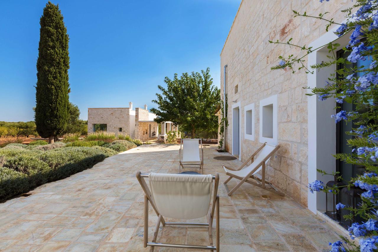 Casale Con Cipresso Villa Ostuni Luaran gambar