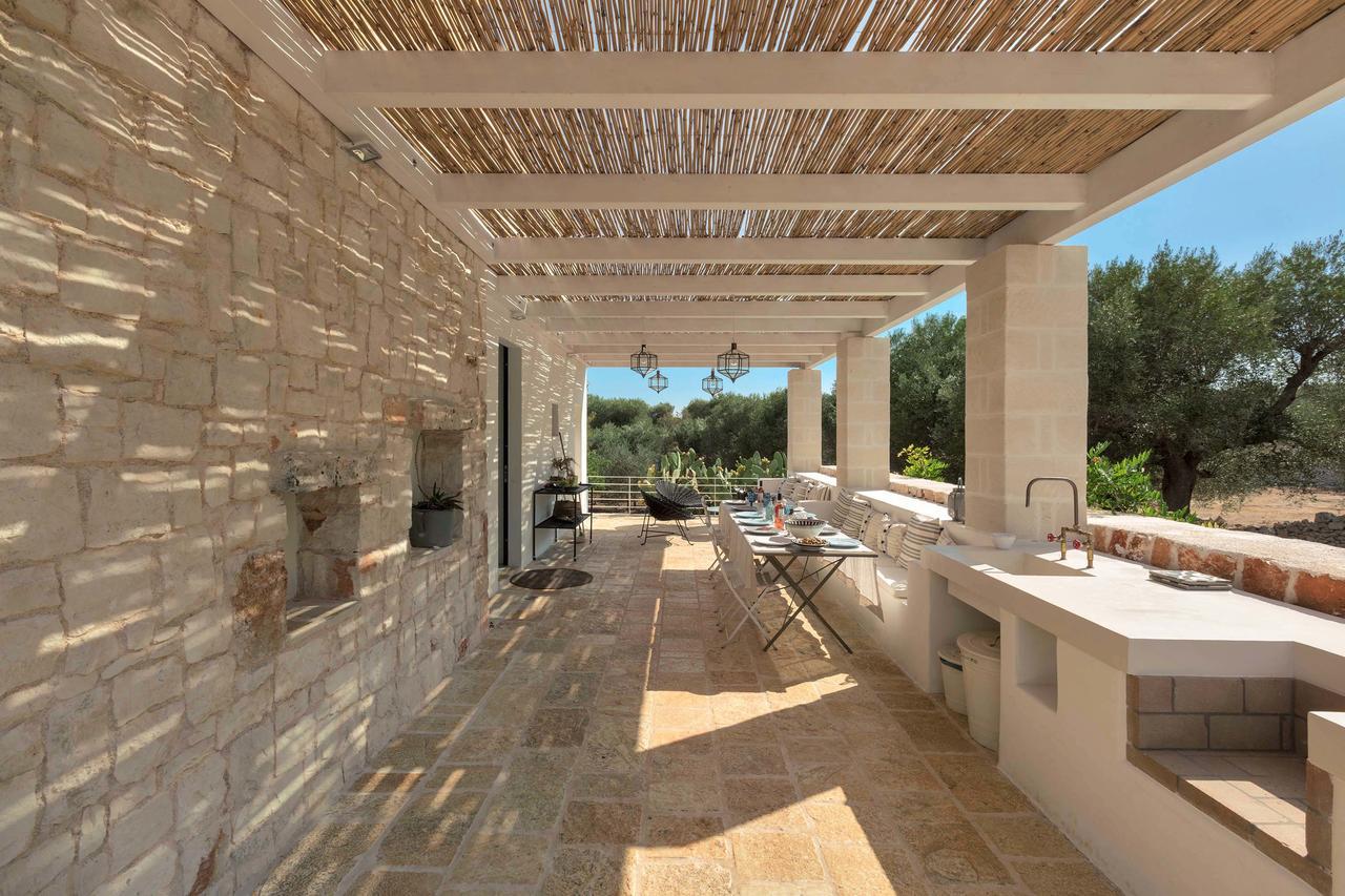 Casale Con Cipresso Villa Ostuni Luaran gambar