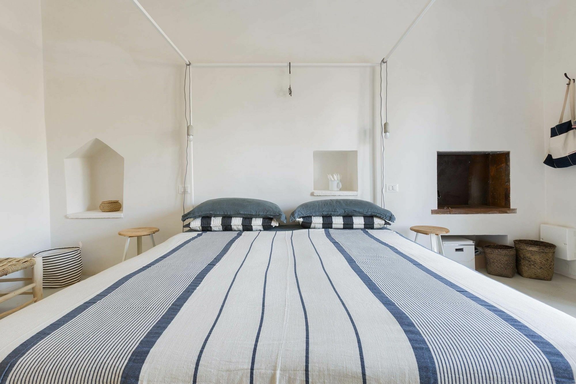 Casale Con Cipresso Villa Ostuni Luaran gambar